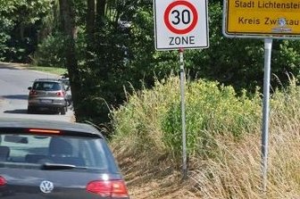 Rödlitz: Ärger wegen Rasern - Auf dem Rödlitzer Kärnerweg dürfen eigentlich nur 30 Stundenkilometer gefahren werden. Doch nach Einschätzung einer Anwohnerin ist das bloße Theorie.