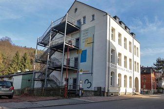 Rödlitz: „Schulstandort ist nicht gefährdet“ - Anstelle der Rettungstreppe soll ein Anbau an die Grundschule entstehen – doch bisher fehlt das Fördergeld.