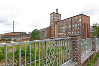 Rogo-Tauscher-Areal in Oberlungwitz: So soll es weitergehen - Blick auf das Rogo-Tauscher-Areal in Oberlungwitz mit der markanten „Roten Fabrik“.