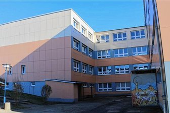 Rohbauarbeiten für den Pausaer Schulanbau können starten - Im Umfeld der Pausaer Schule soll in den Sommerferien gebaut werden.