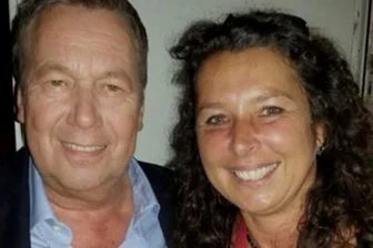 Roland-Kaiser-Fans freuen sich auf Zwickau-Gastspiel ihres Idols - Dana Drechsler aus Zwickau hat ihren Lieblingssänger auch schon für ein Selfie gewinnen können. 