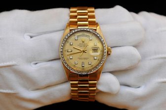 Rolex, Patek Philippe, Audemars Piguet: Sind edle Uhren eine lohnende Wertanlage, Herr Gehm? - Diese Rolex hat mal Elvis Presley gehört: Armbanduhren mit prominenten Vorbesitzern versprechen stattliche Gewinne beim Weiterverkauf. Das gilt aber nur für bestimmte Marken.
