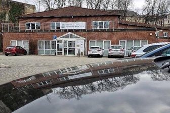 Rolle rückwärts: Plauen holt Gebäude- und Anlagenverwaltung ins Rathaus zurück - An der Reichenbacher Straße, wo die Kfz-Zulassung des Vogtlandkreises ihren Sitz hat, ist auch die Gebäude- und Anlagenverwaltung der Stadt Plauen untergebracht. Die Gav soll dort bis Jahresende ausziehen.