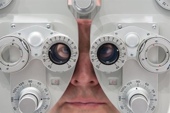 Rollende Augenarztpraxis steuert Markneukirchen an – aber ohne einen Arzt - Augenärzte sind im oberen Vogtland eine rare Spezies. Ein mobiles Angebot soll Standard-Untersuchungen ermöglichen.