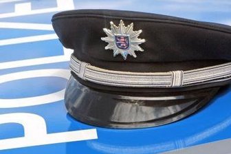 Roller-Fahrer durch flüchtendes Auto verletzt - 