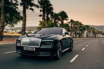 Rolls-Royce Spectre erhält mehr Leistung und Reichweite - Der Spectre kombiniert modernste Elektrotechnik mit dem unverkennbaren Luxusdesign von Rolls-Royce.