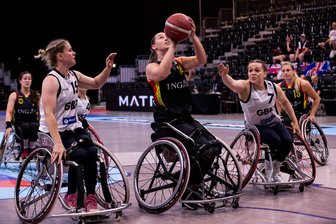 Rollstuhlbasketball: Britische Star-Athletin wechselt zu RB Zwickau - Helen Freeman (rechts/Nummer 7) ist hier im Spiel gegen die deutsche Frauenmannschaft bei den European Para Championships 2023 zu sehen.