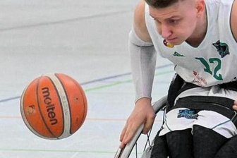Rollstuhlbasketballer verlieren Krimi - Mit 21 Punkten war Marek Wesolowski in Köln punktbester Zwickauer, konnte die Niederlage aber auch nicht verhindern.