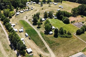 Roma campieren erneut in Zwickau: Anwohner sind in Aufruhr - Das Lager der Roma befindet sich auf einer Wiese an der Carl-Goerdeler-Straße in Zwickau.