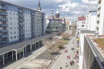 Rosenhof: Marode Holzfläche wird entfernt -