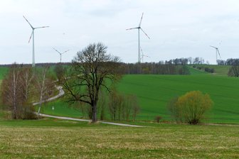 Rossau: Über 100 Meter Kabel aus Windkraftanlagen gestohlen - Aus Windkraftanlagen in Niederrossau wurden Stromkabel gestohlen.