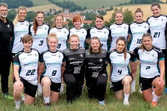 Rotation-Damen wollen wieder nach oben - Mit Zuversicht streben die Weißenborner Handballerinnen die Rückkehr in die Sachsenliga an. Die Erzgebirgerinnen starten an diesem Samstag mit einem Heimspiel in die Verbandsliga-Saison. Gegner in der Felix-Schoeller-Halle ist der Leipziger SV Südwest.