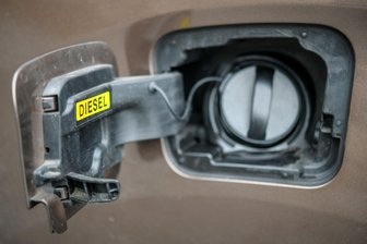 Rothenkirchen: Mehr als 200 Liter Diesel gestohlen - In Rothenkirchen wurde Diesel abgezapft.