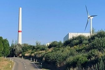 Rotorblätter rollen an: Straßen von A 72 bis Unterheinsdorf zeitweise gesperrt - Die Rotorblätter für das Windrad in Heinsdorfergrund werden in der Nacht zum Donnerstag abgeliefert. Wegen Transport und Montage kommt es in dem Bereich zu Straßensperrungen.