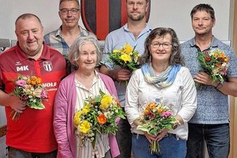 Rotschau sucht Trainer - Der neue Vorstand: (von links) Michael Klose (2. Vorsitzender und sportlicher Leiter), Torsten Natz (Vorsitzender), Renate Roscher (Revisionskommission), André Schäfer, Silke Hartwig und Michael Lauer.