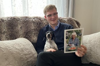 Royaler Briefwechsel mit London: Welche Leidenschaft ein Zwickauer mit der englischen Königin teilt - Der 21-jährige Finley Meyer, der sich im Zwickauer Jugendbeirat und im Niederhohndorfer Heimat- und Feuerwehrverein engagiert, wohnt in der Zwickauer Nordvorstadt.