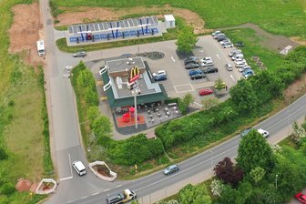 Rucksack am Schnellrestaurant in Wildenfels vergessen: Telefon, Geldbörse und Ausweise weg - An einer Bank am Schnellrestaurant in Härtensdorf ist am Sonntag ein Rucksack verloren gegenagen.