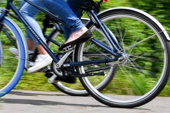 Rückschlag für Elsterradweg im Vogtland: Dieses Jahr wird an nur einem Abschnitt gebaut - Für Radfahrer entsteht als Teil des Elsterradweges zwischen dem Plauener Leuchtsmühlenweg und der Dürerbrücke ein neuer Radweg.