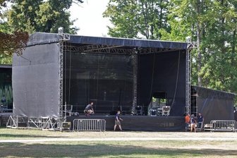Ruhe vor dem Sturm - Im Gründelpark in Glauchau lebt das Woodstage-Festival wieder auf. 