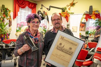 Ruhestand? Nö! Steffi und Jonas Oertel aus Rochlitz denken noch lange nicht ans Aufhören - Jonas und Steffi Oertel aus Rochlitz haben kürzlich den Silbernen Meisterbrief erhalten – was mit einiger Verwirrung einherging.