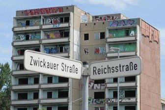 Ruinen-Hochhaus steht zum Verkauf -