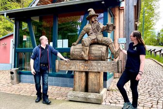 Rumpelbräu in Holzhau: „Ich wollte einen Ofen kaufen und kam mit einer Brauerei wieder“ - Daniel und Christin Wolfram führen das Rumpelbräu auf der Holzhauer Bergstraße weiter.