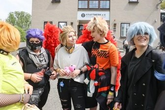 Rund 1000 Cosplay-Fans aus ganz Deutschland im Kraftwerk - Ob vorm Haus oder drinnen: Bei der Messe im Kraftwerk hatten die stilecht gekleideten Fans japanischer Comics, Computerspiele und Zeichentrick-Serien viel Spaß. Das nächste Treffen soll es im Januar 2023 geben. 