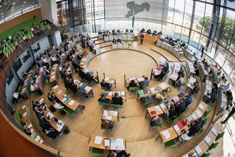 Rund 2000 Euro extra pro Monat: Sachsens Landtagsabgeordnete erhalten mehr Geld fürs Personal -