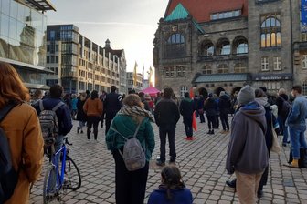 Rund 230 Menschen Erinnern an Opfer von Hanau - 