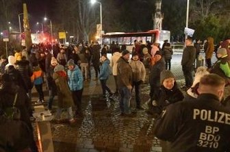 Rund 400 "Spaziergänger" - Auch entlang der Petersstraße führte der Aufzug.