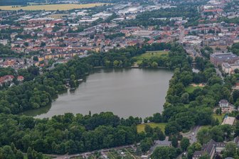 Rund um den Schwanenteich in Zwickau: Polizei entdeckt erneut Schmierereien - Die Polizei meldet erneut Schmierereien am Schwanenteich in Zwickau.