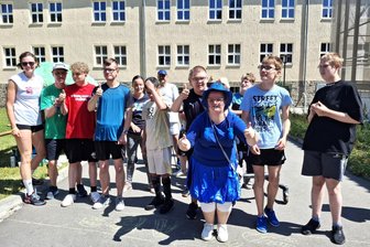 Runden drehen für guten Zweck: Lauf-Teilnehmer vollbringen Höchstleistungen in Flöha - Schon am Start des Spendenlaufes der Kreyssig-Förderschule herrschte gute Laune Foto: Knut Berger