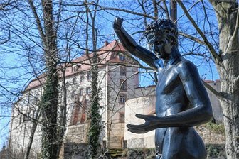 Rundweg am Schloss Wolkenburg ab sofort gesperrt - Besucher des Weihnachtsmarktes auf Schloss Wolkenburg an diesem Wochenende sollten beachten, dass der Rundweg um den Gebäudekomplex gesperrt ist.