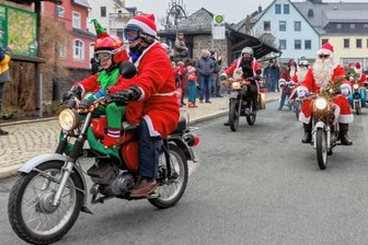 Rupprich fährt auf Simme ab - Die knapp 30 Teilnehmer des 1. Thumer Rupprich-Hopp im vergangenen Jahr durch Thum, Jahnsbach und Herold hatten viel Spaß.