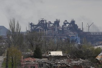 Russische Armee greift Stahlwerk in Mariupol nach ukrainischen Angaben wieder an - Das Stahlwerk Azovstal in der Hafenstadt Mariupol. Russische Truppen haben die Angriffe auf das Stahlwerk nach ukrainischen Angaben wieder aufgenommen.
