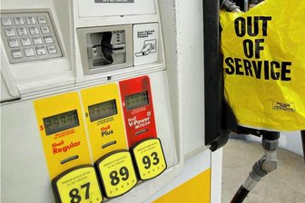 Russischer Angriffskrieg schürt Sorgen um die Cybersicherheit - Wegen eines Cyberangriffs auf den Betrieb der Colonial Pipeline in den USA im Mai 2021 bekamen viele Tankstellen keinen Kraftstoff mehr. Die US-Regierung rief einen regionalen Notstand aus. 
