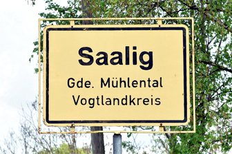 Saalig: Manche Straßenlampe seit einem Jahr dunkel - Im Mühlentaler Ortsteil Saalig halten die Probleme mit der Straßenbeleuchtung an.