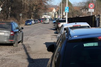 Saarstraße in Zwickau: Kopfsteinpflaster weicht Asphalt - Das unebene Kopfsteinpflaster auf der Saarstraße soll in diesem Jahr verschwinden.
