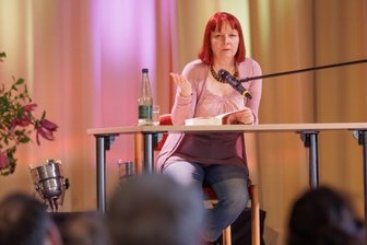 Sabine Ebert weckt Leselust bei Erzgebirgern - Schriftstellerin Sabine Ebert