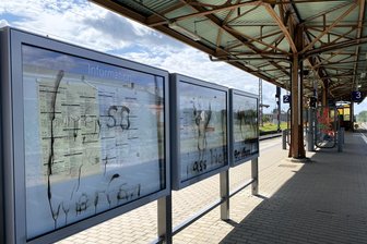 Sachbeschädigung und Einbruch am Schwanenteich und am Bahnhof Mittweida: Wie hängen drei Fälle zusammen? - Am Bahnhof Mittweida hatten zunächst Unbekannte im Juli Farbe versprüht.