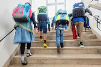 Sachsen: 1000 Bildungsempfehlungen weniger fürs Gymnasium - Geht's aufs Gymnasium oder in die Oberschule? Bei Sachsens Viertklässlern scheinen sich die Bildungsempfehlungen langsam wieder in Richtung Vor-Corona-Niveau zu bewegen.