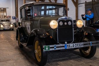 Sachsen-Classic rollt erstmals durch den Falkensteiner Güterschuppen - 
