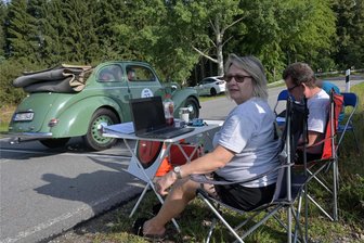 Sachsen-Classic: Wertungsprüfung in Hundshübel - Katja Groß aus der Pfalz gehörte zum Zeitnahme-Team bei der Sachen-Classic.