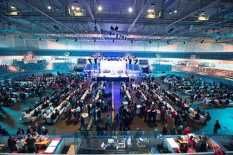 Sachsen feiert seine Flüchtlingshelfer - Eissporthalle Dresden: Rund 1800 Flüchtlingshelfer waren gestern zur großen Dankes-Party gekommen.