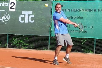 Sachsen gegen Bayern: Tennis-Cracks aus Freiberg und Chemnitz wollen auch München schlagen - Jan Marek, die Nummer 3 der SG Freiberg/Chemnitz, will am Sonntag zum zweiten Sieg aufschlagen.