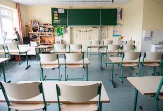 Sachsen gibt Notbetreuung in Kitas und Horten für alle berufstätigen Eltern frei - Der Freistaat Sachsen weitet den Anspruch auf Notbetreuung in Kindertagesstätten und Horten auf alle Eltern aus, die arbeiten gehen und ihr Kind nicht anderweitig betreuen lassen können.