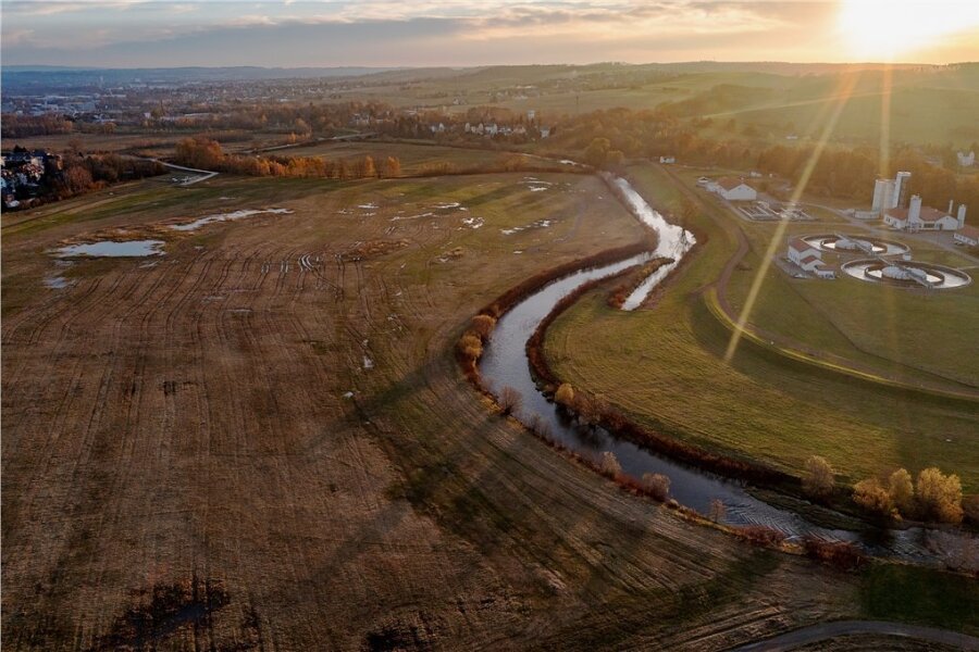 Sachsen hat Millionen in den Hochwasserschutz investiert - Die neue Auenlandschaft an der Mulde im Zwickauer Ortsteil Crossen. Hier wurden Wismut-Altlasten saniert und Deiche zurückverlegt. 