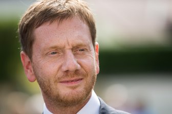 Sachsen kündigt Freiheitsstrafen bei Menschenansammlung an -