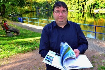 Sachsen lässt Talsperre Kriebstein verschwinden - Da kann er lange blättern: Michael Kreskowsky sucht im Buch "Talsperren in Sachsen" vergeblich nach "seiner" Talsperre. Kriebstein taucht dort nicht auf, auch nicht in der bereits vor einigen Jahren erschienenen Auflage.