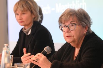Sachsen plant ein "Jahr der jüdischen Kultur" - Nora Goldenbogen (re.), Vorsitzende des sächsischen Landesverbandes der Jüdischen Gemeinden, und Barbara Ludwig, Chemnitzer Oberbürgermeisterin a. D, während der Vorstellung des Themenjahres.